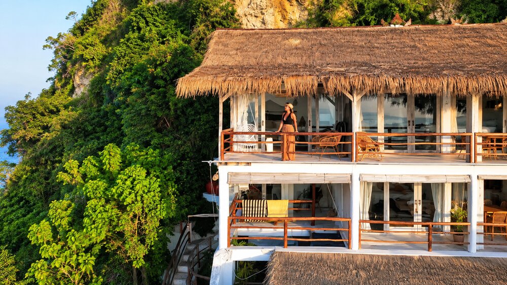 Cliffside balcony at Dreamsea Surf Camp overlooking the ocean