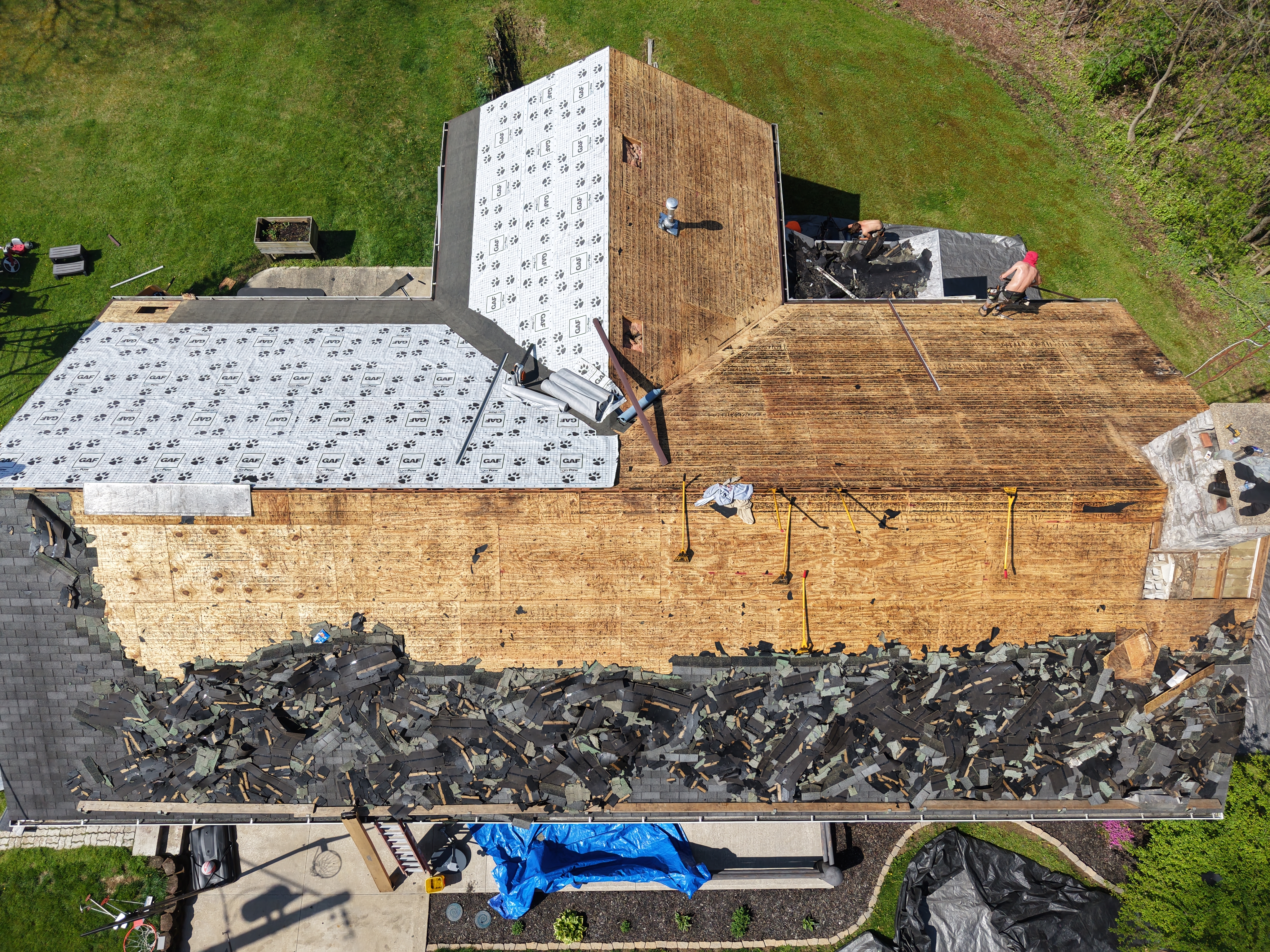 Roofing in Perrysville, OH by Weikles Roofing - photo 5