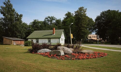  Mulch and Rock Installation