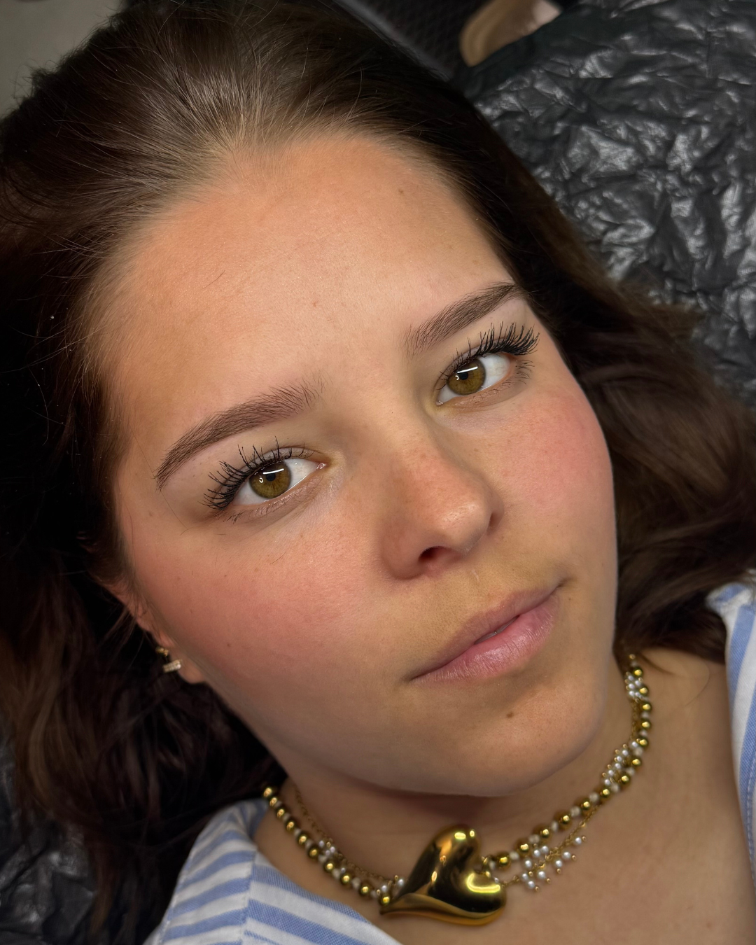 Resultaat van een Powder Brows behandeling bij Loté Beautysalon