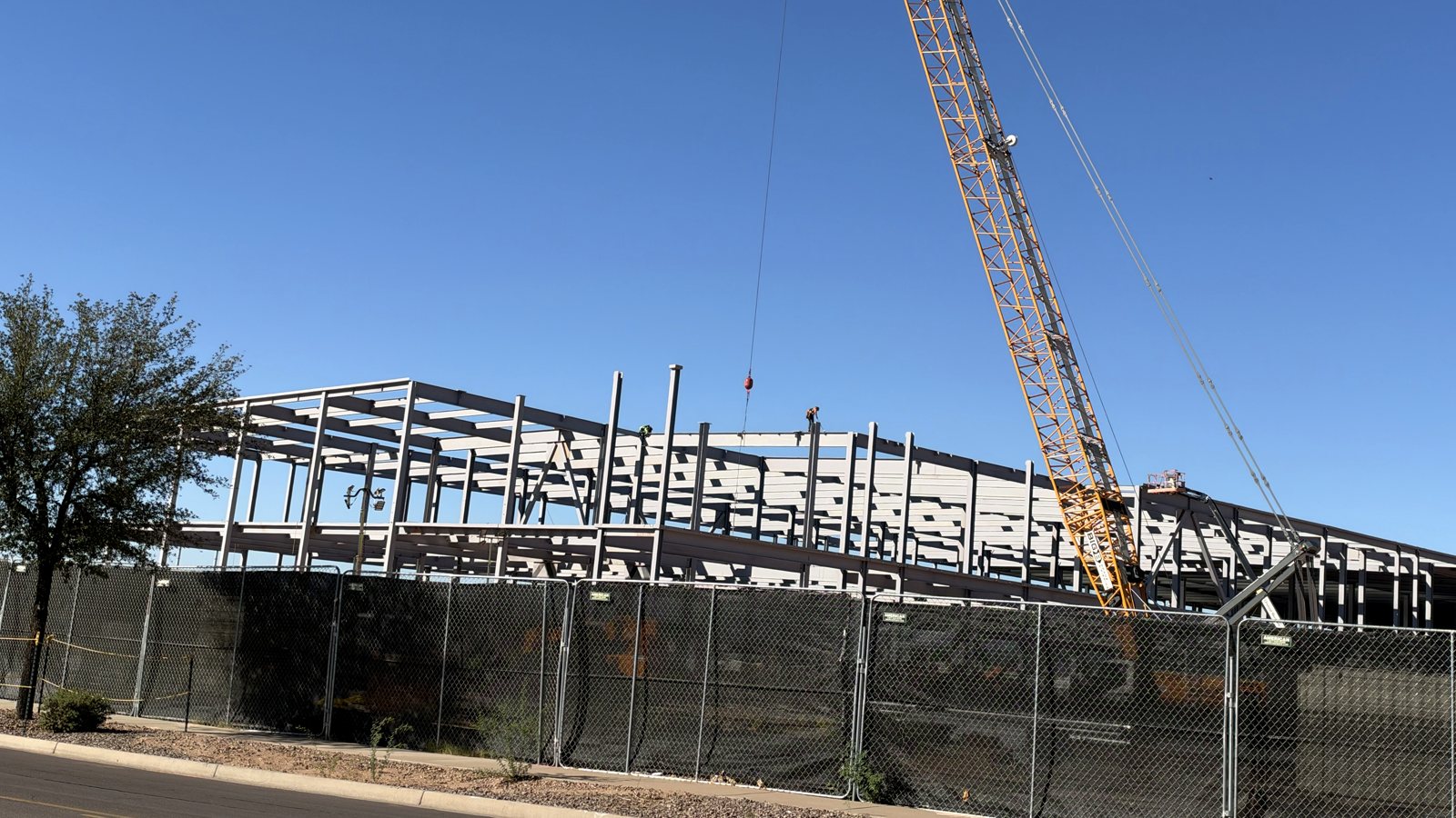 Steel frame and crane at the data center construction site on 48th Street at Thistle Landing Drive in Ahwatukee, photographed by Amy Richardson on Oct. 1, 2026