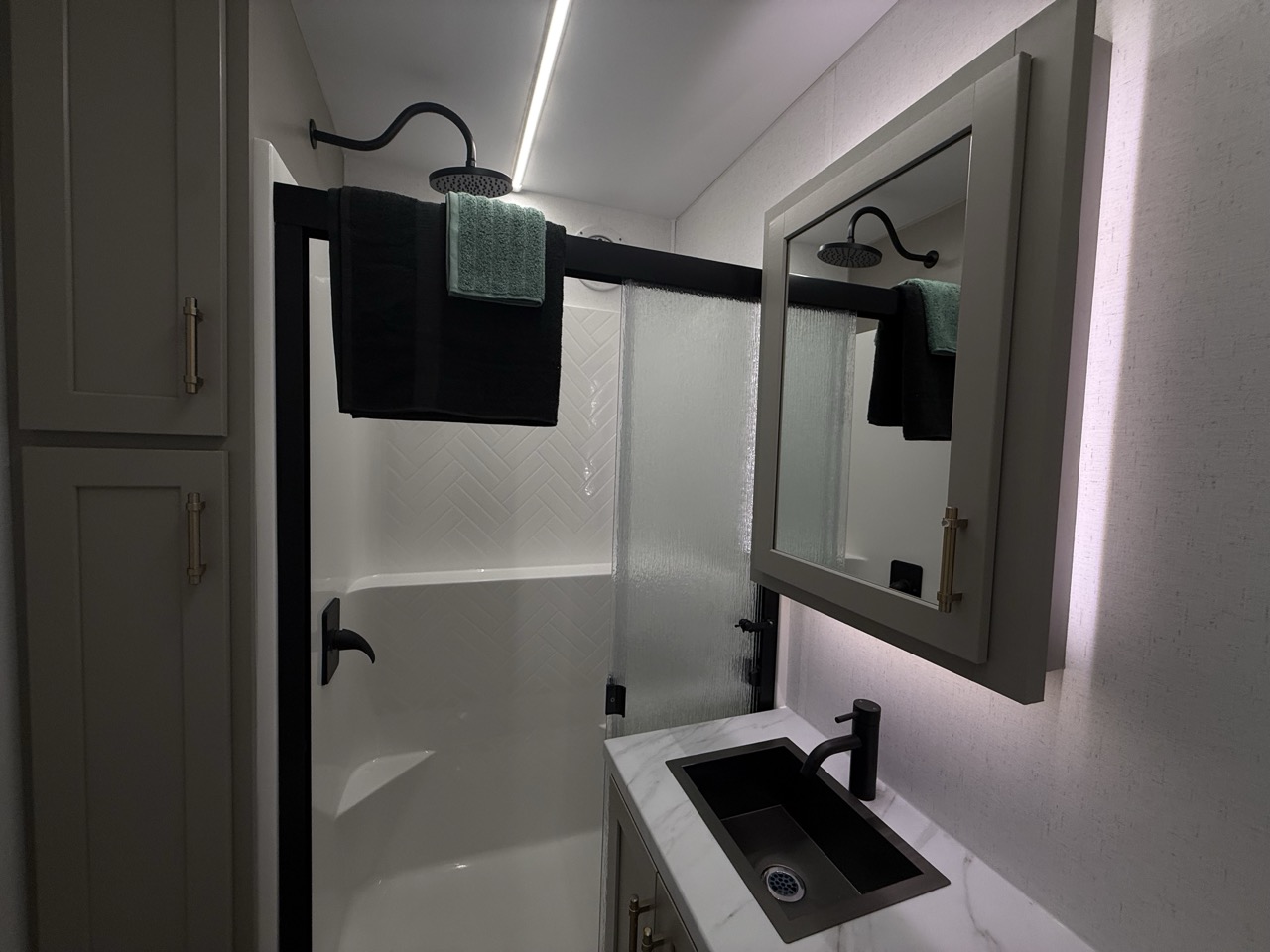 2027 Axiom Grit 3814 — Grit photo (site has no alt text)
