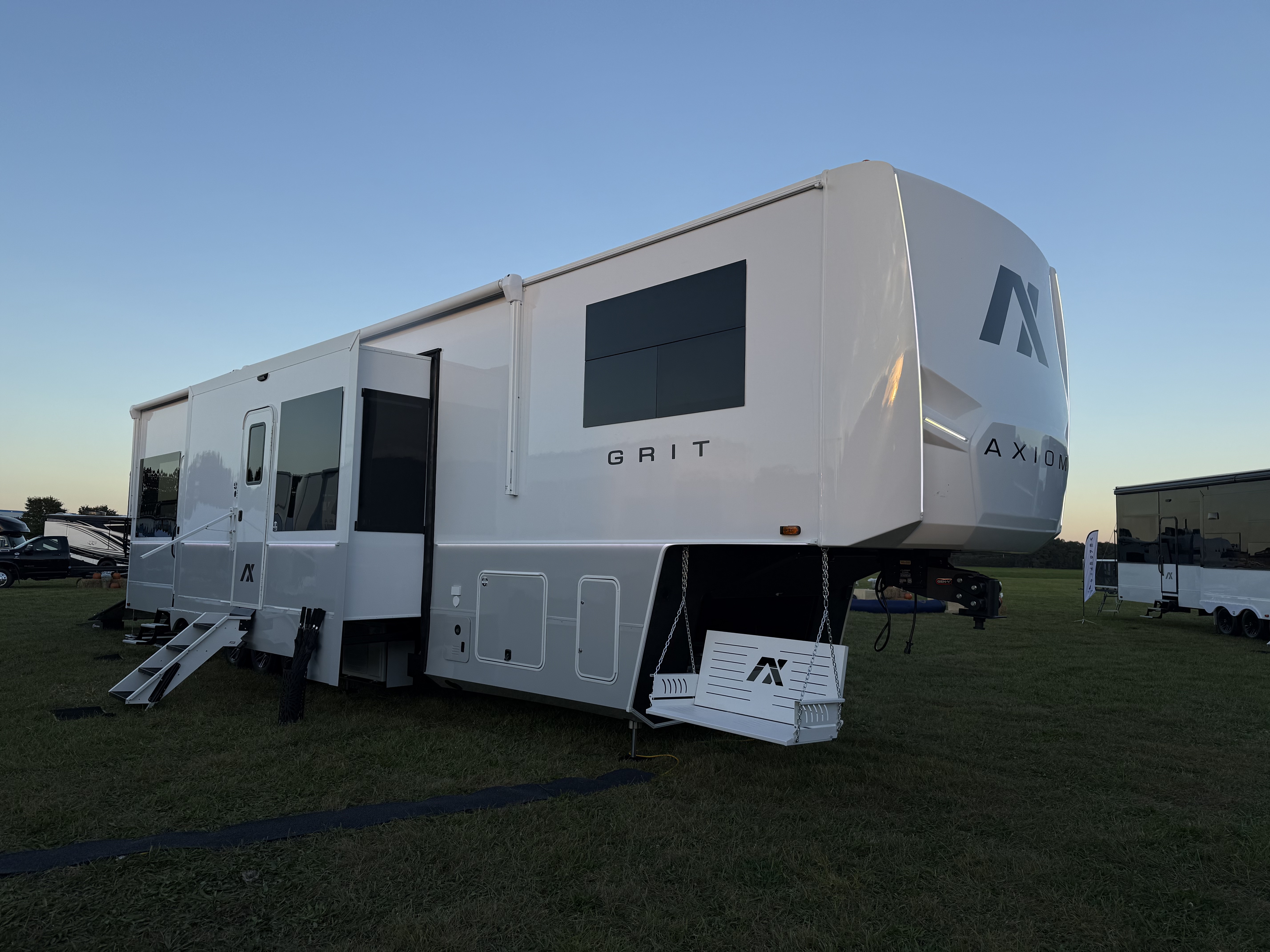 2027 Axiom Grit 3814 — Grit photo (site has no alt text)