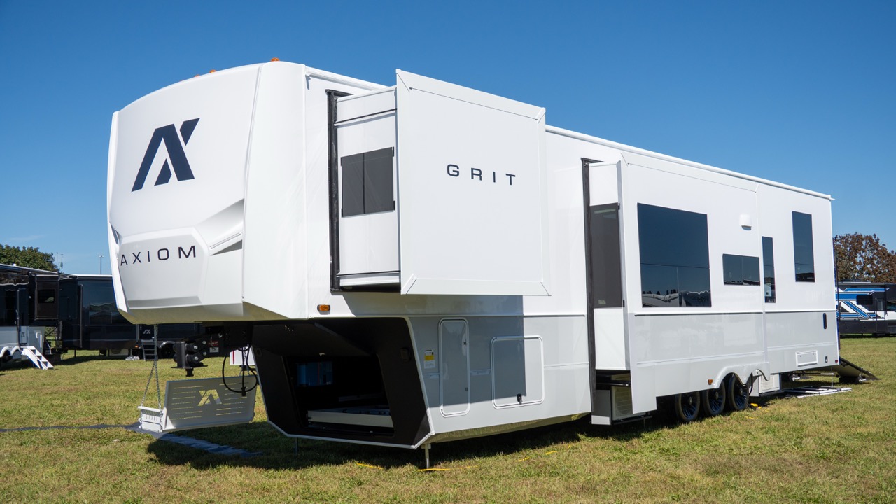 2027 Axiom Grit 3814 — Grit photo (site has no alt text)