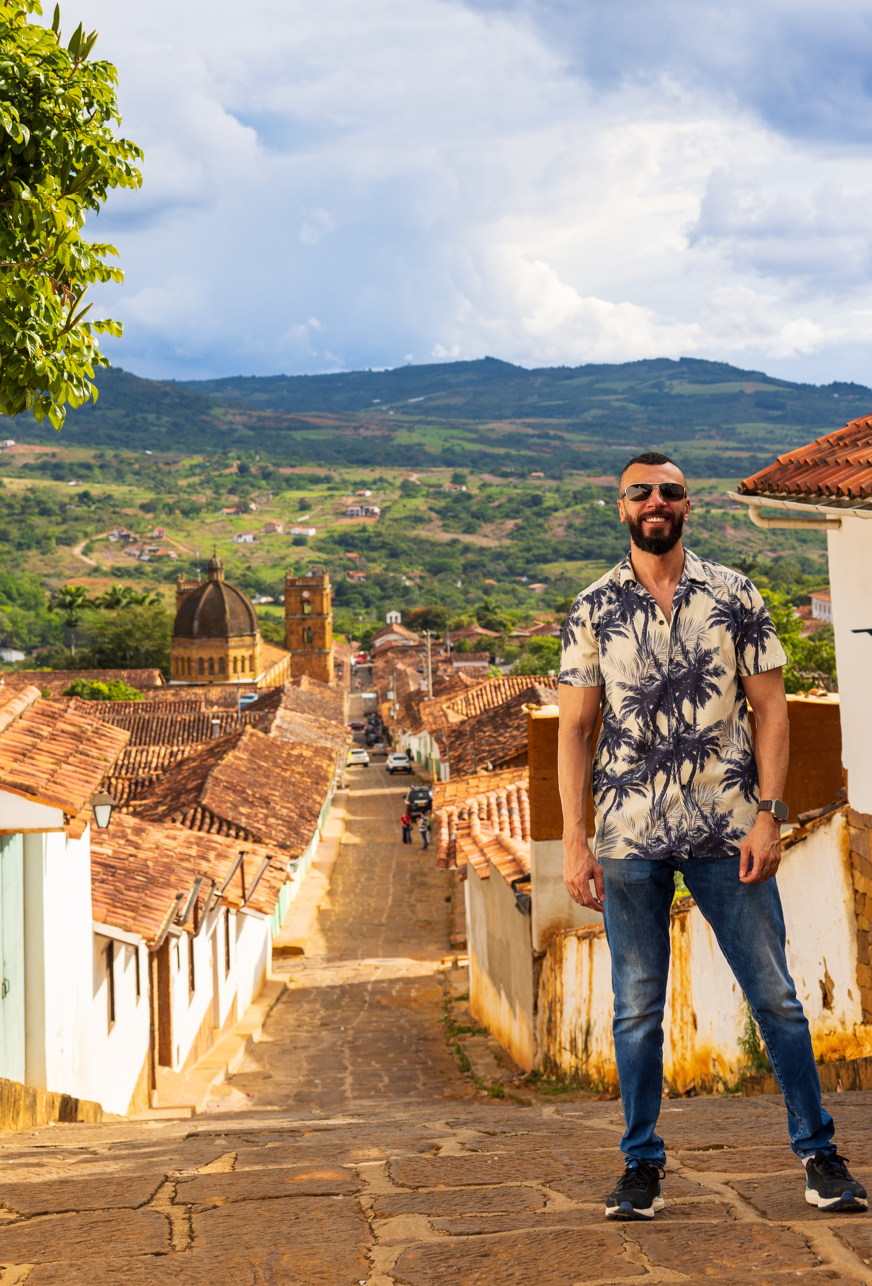 Ali Travel Frames – Travel Planner and Content Creator