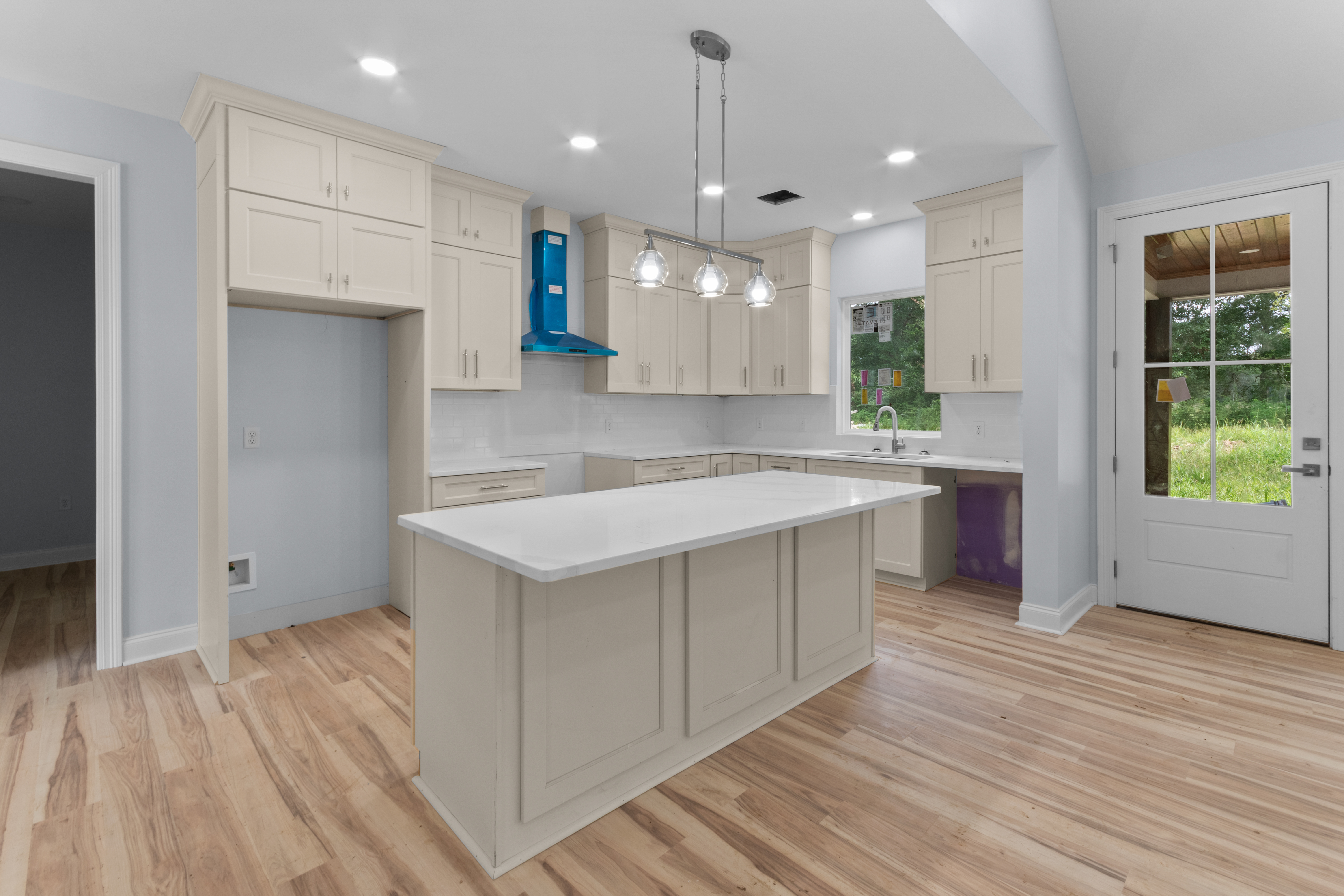 728 Kilchrist Road — photo 4