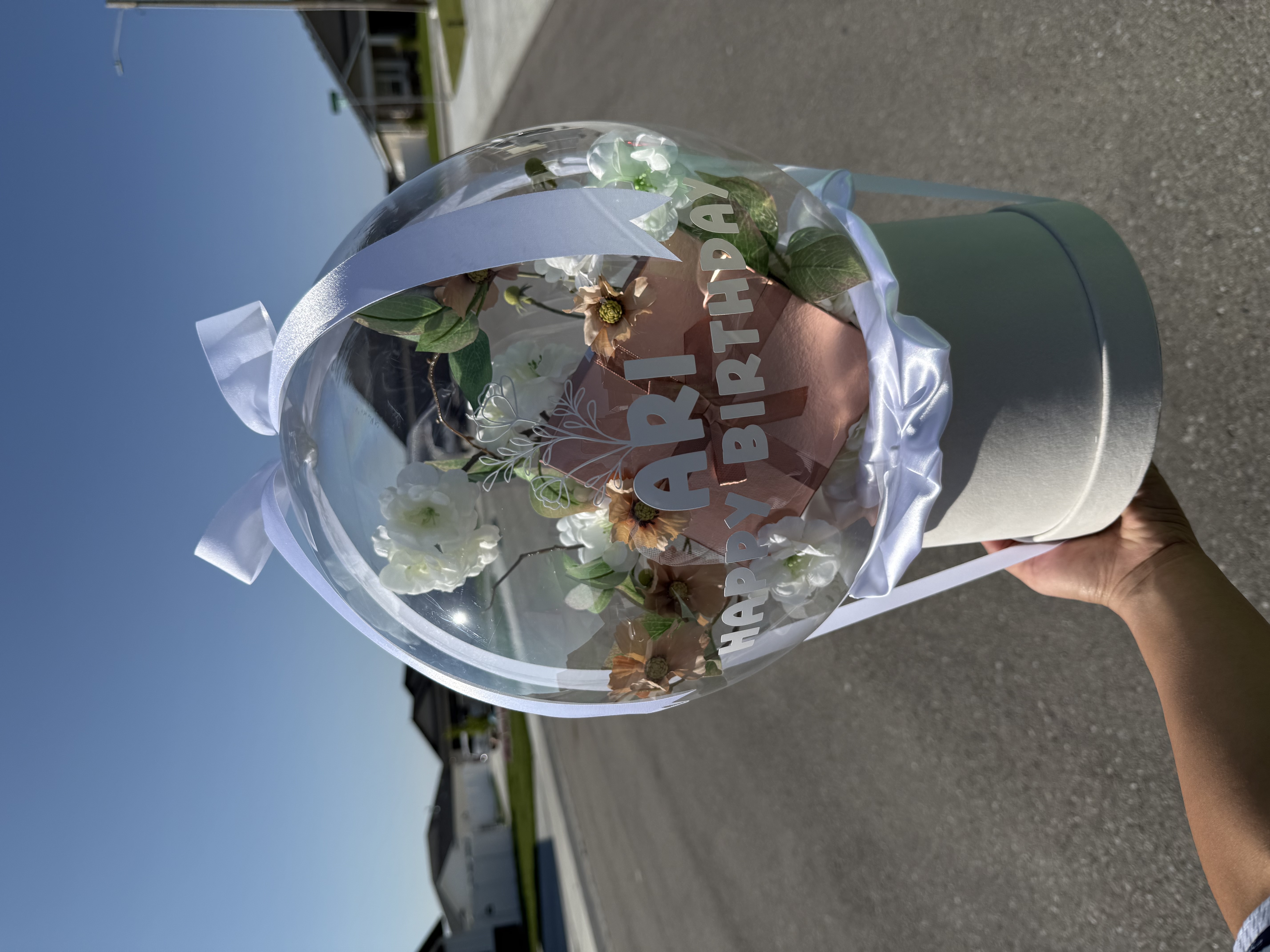 Bobo balloon stuffed with flowers