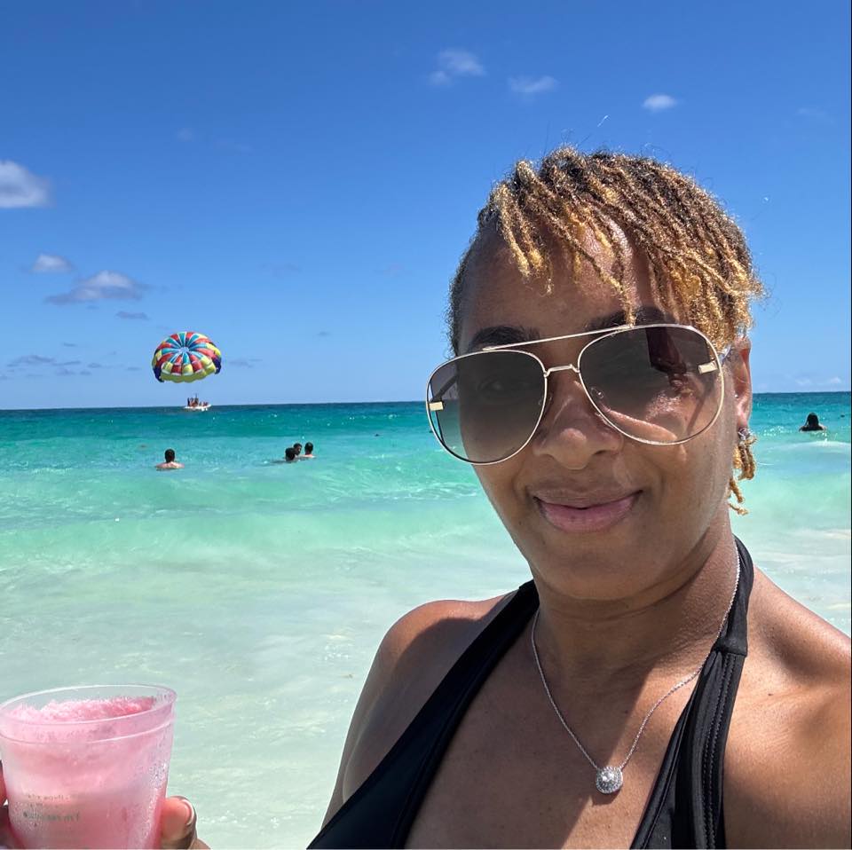 Netta Travels