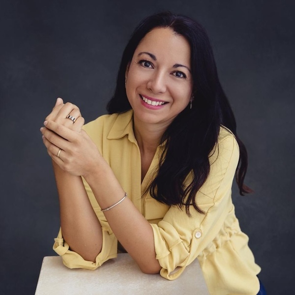 María L.