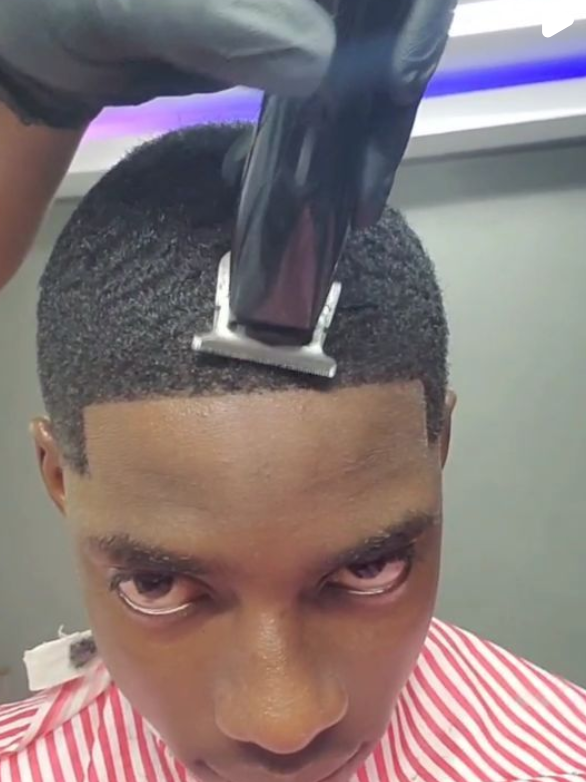 Barber edge-up with clippers