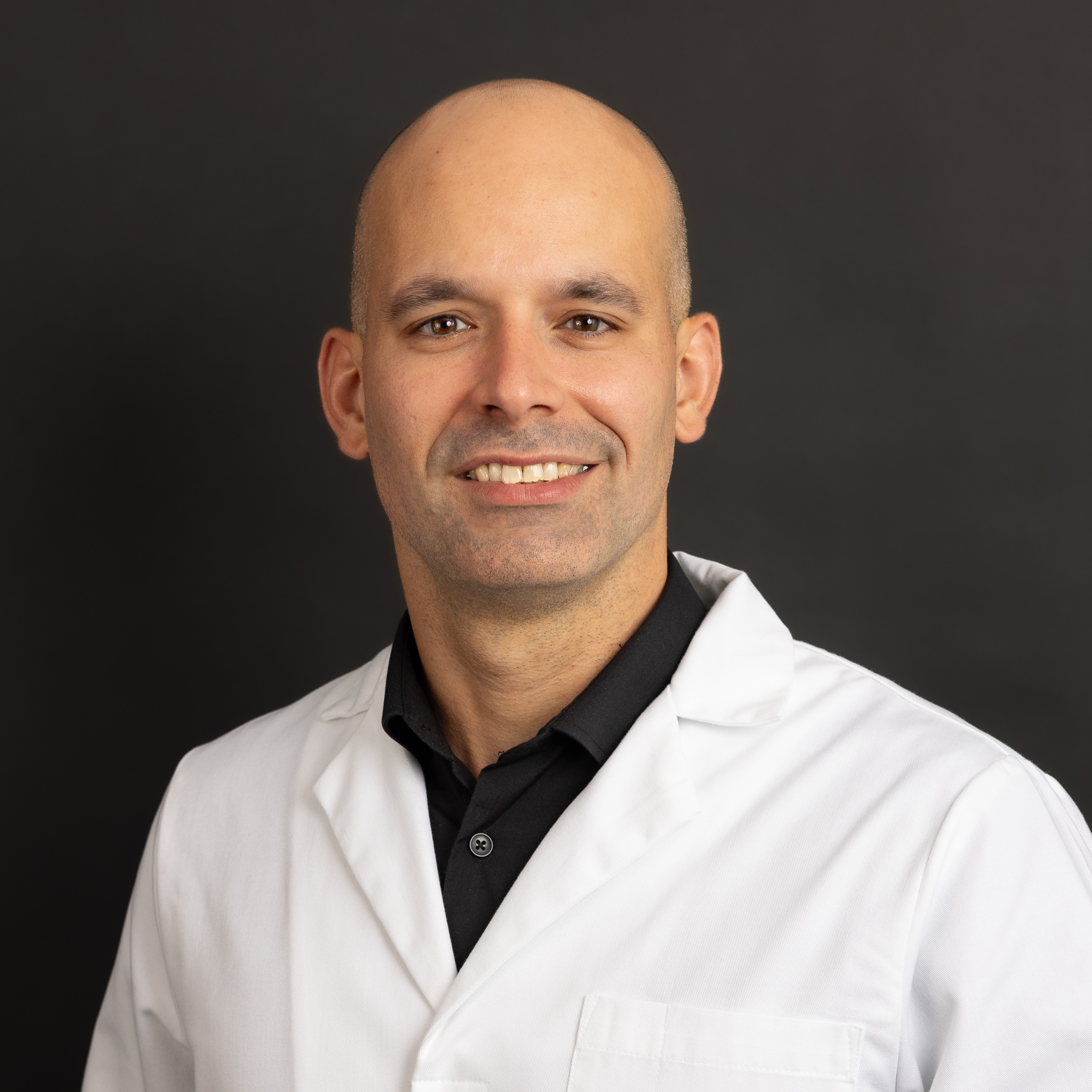 Dr. Camilo Morales