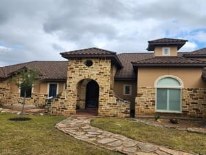 {{ custom_values.service_1 }} in {{custom_values.area_7})