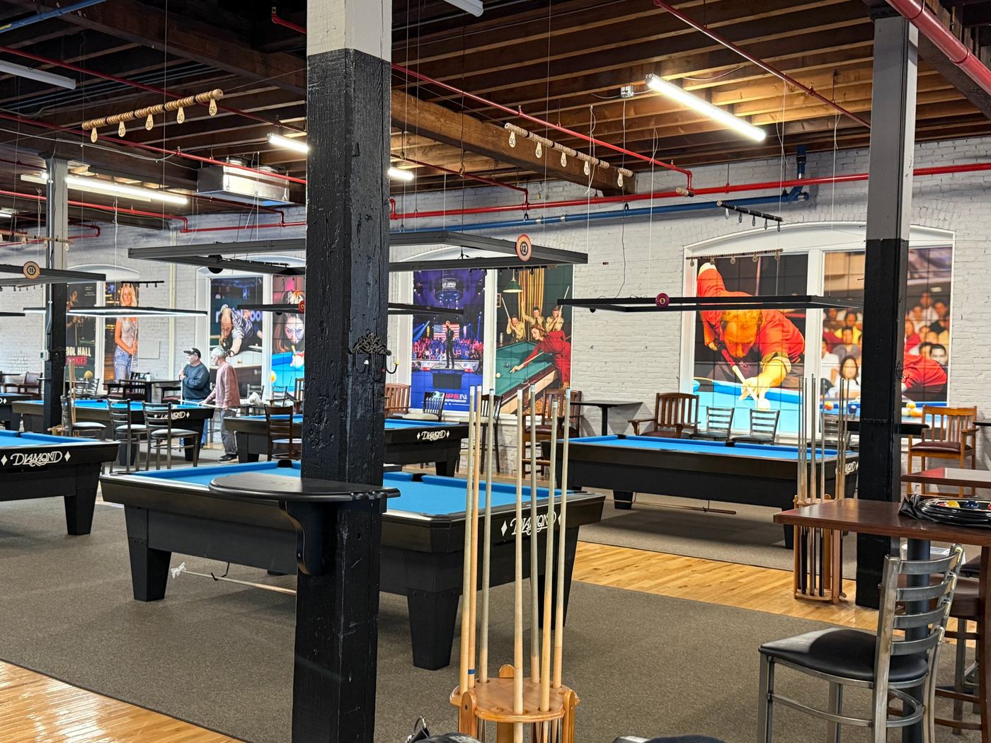 18 Diamond pool tables