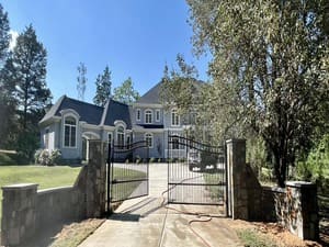 {{ custom_values.service_4 }} in {{custom_values.area_7})