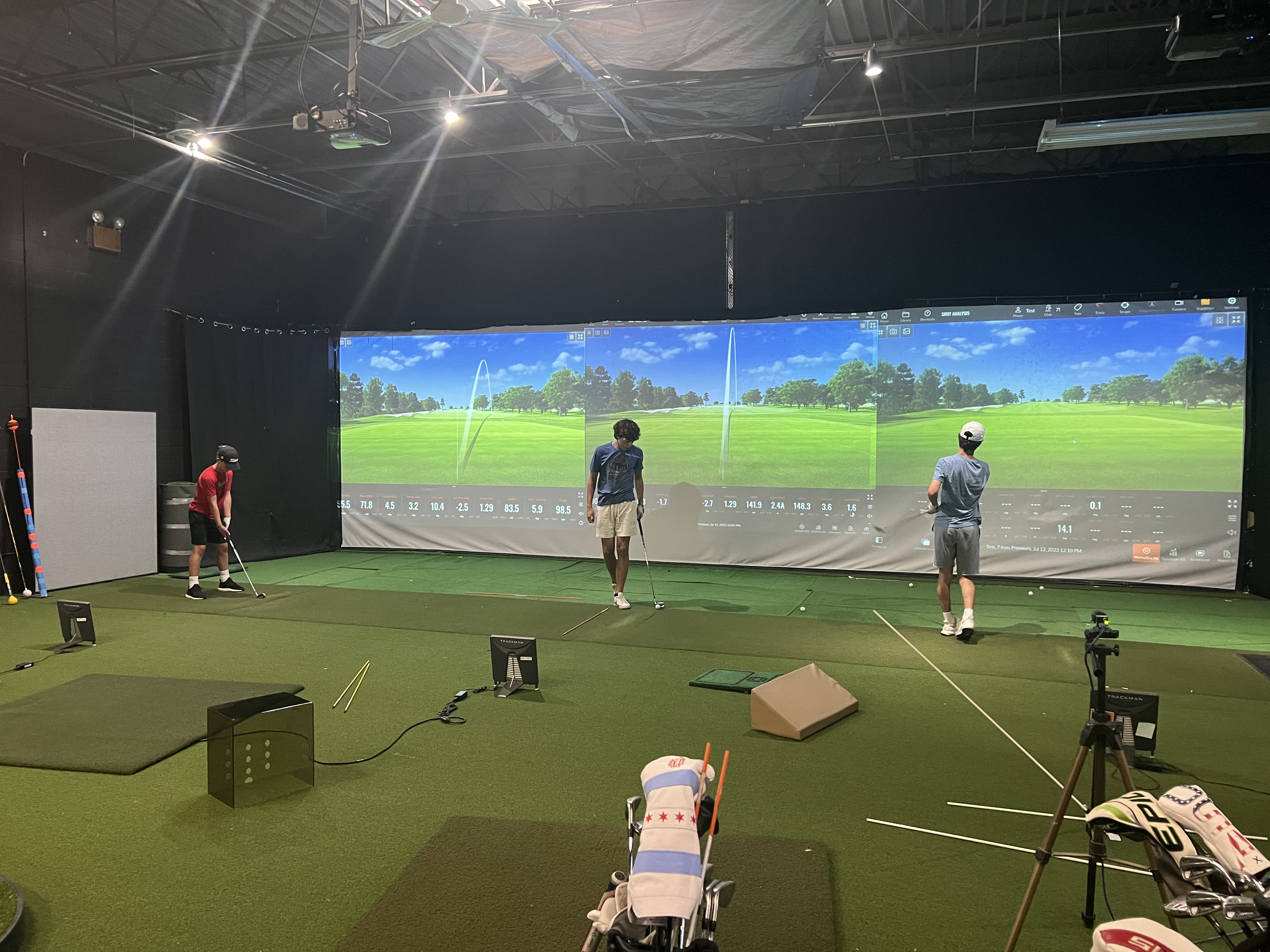 Players Elite indoor training facility with TrackMan and SAM PuttLab technology