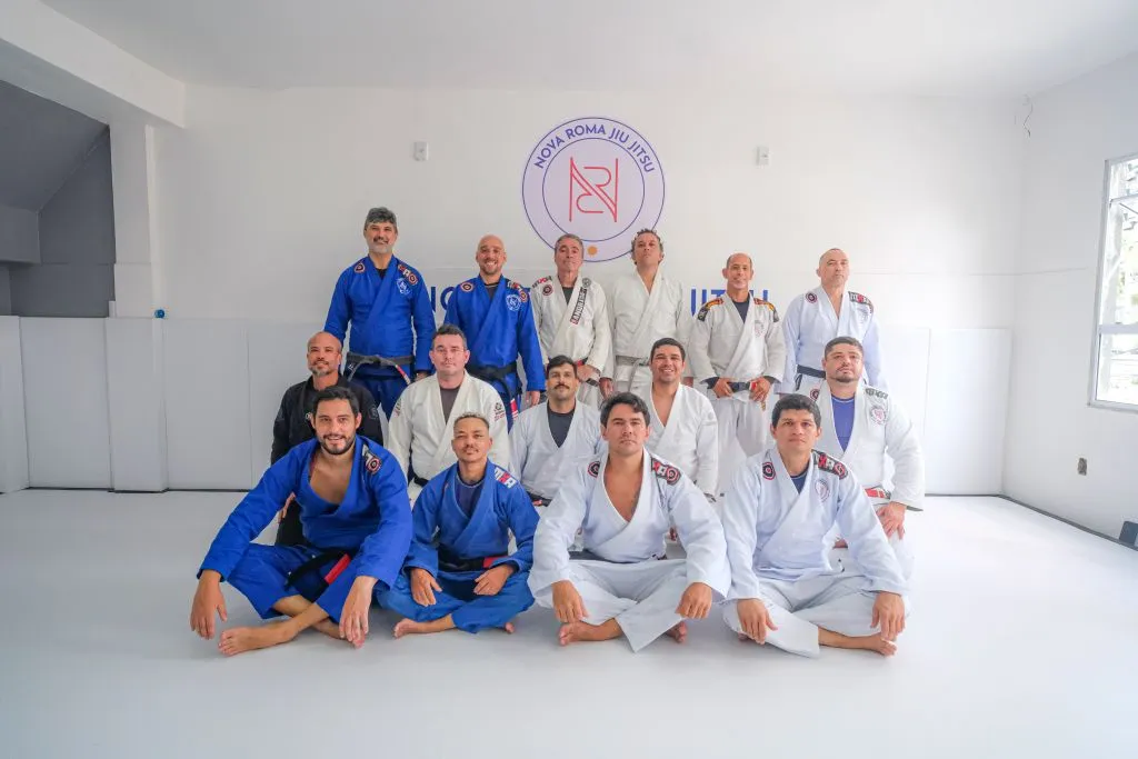 Faixas-pretas da Nova Roma Jiu Jitsu na graduação de junho de 2026
