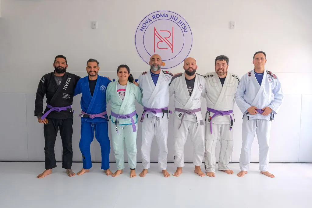 Faixas-roxas da Nova Roma Jiu Jitsu na graduação de junho de 2026