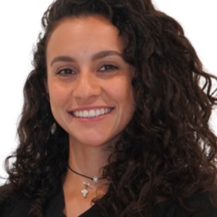 Julia Estrada, LMT