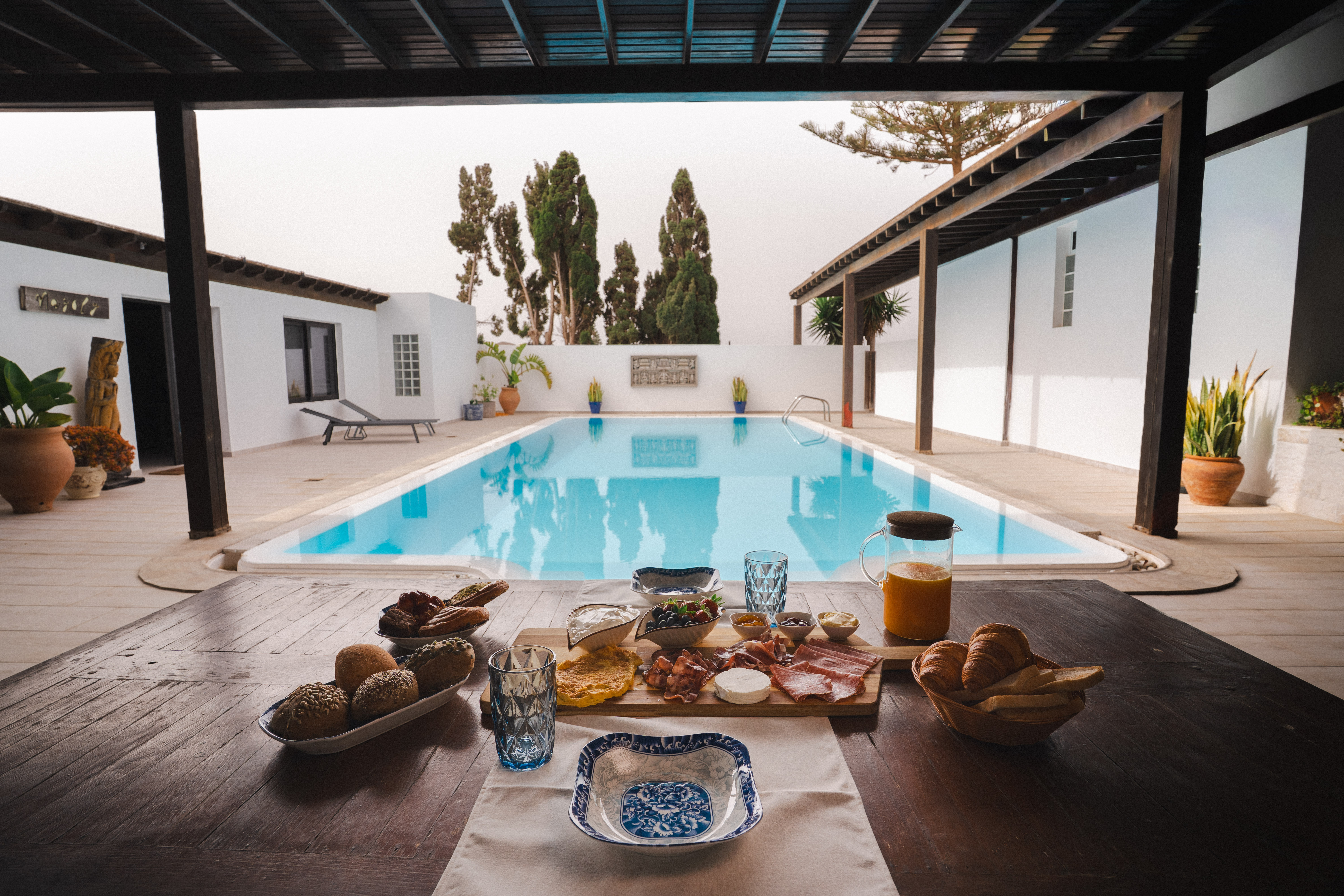 Villa con piscina privada preparada para la llegada de los huéspedes