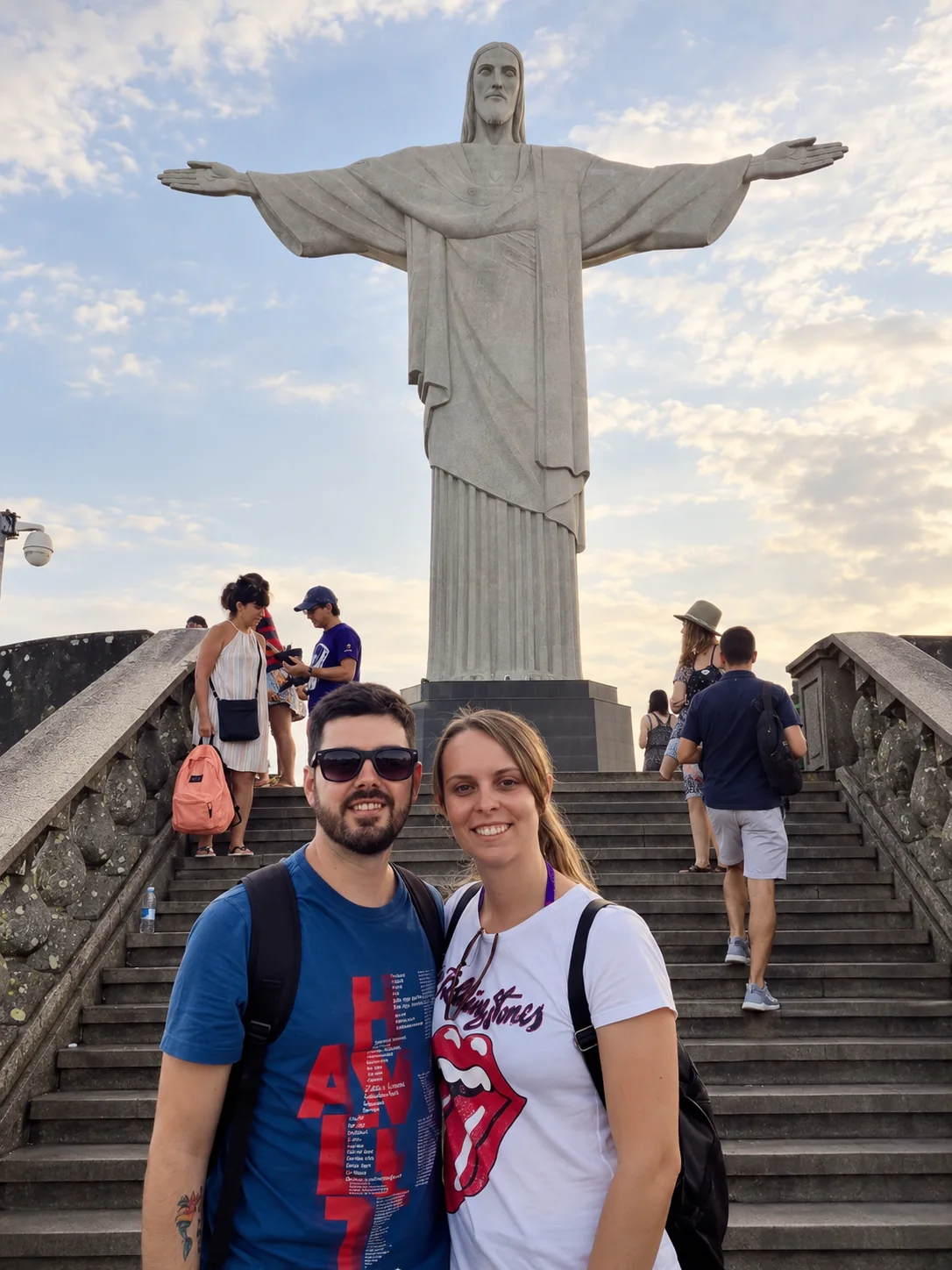 Jessica y Pablo en el Cristo Redentor de Río de Janeiro