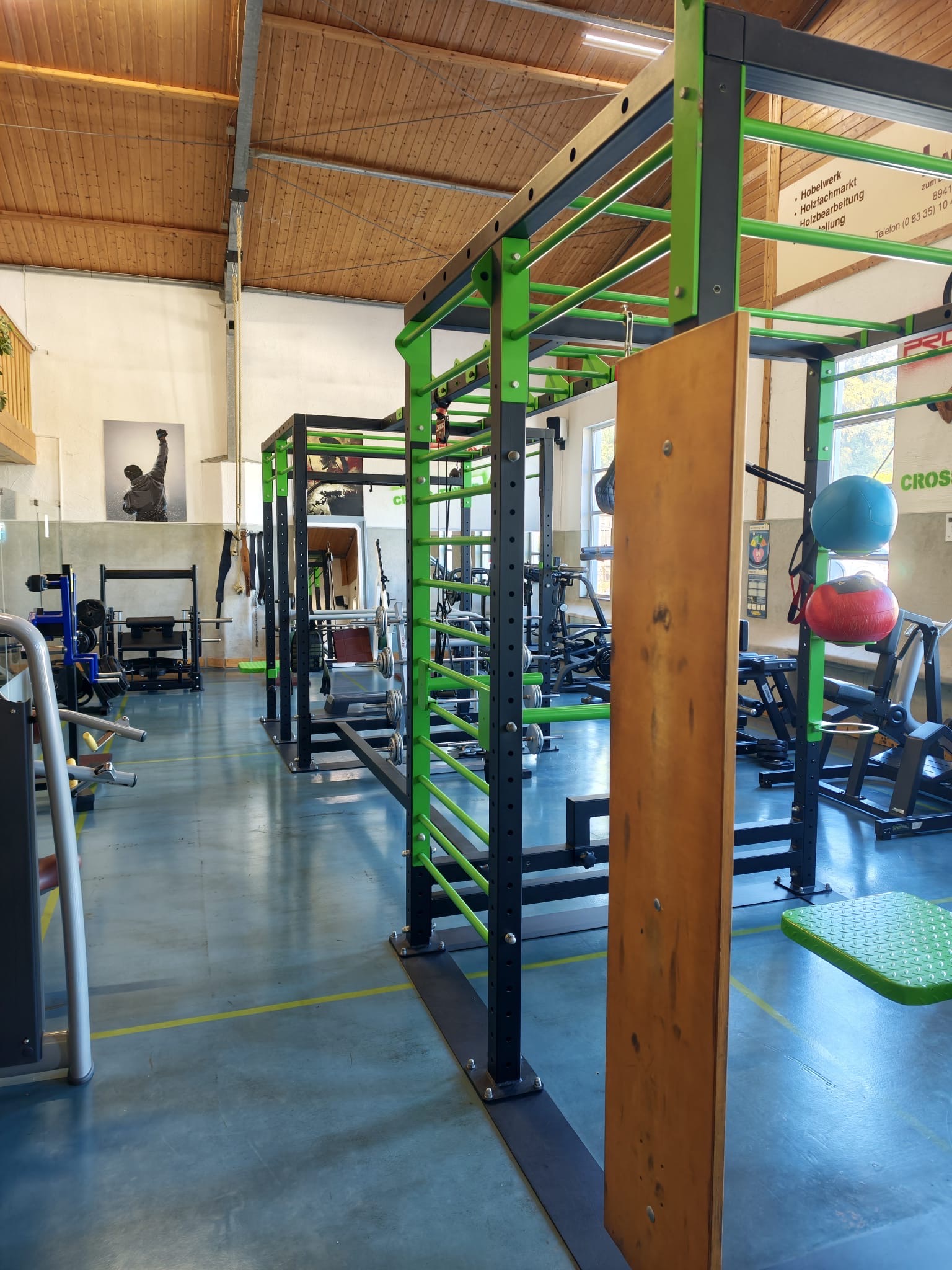 Moderner Gerätebereich im Fitness-Stadel Berkheim