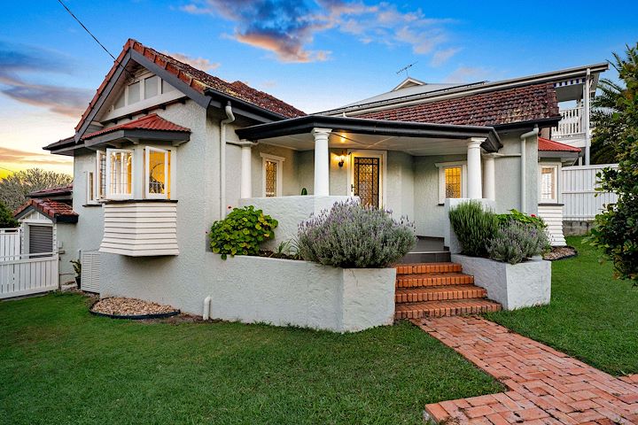 Sold by Amanda Becke 2 Beet Street, Coorparoo QLD