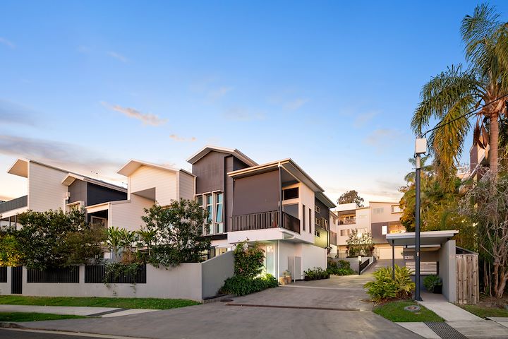 Sold by Amanda Becke 3/6 Stirrat Street, Coorparoo QLD