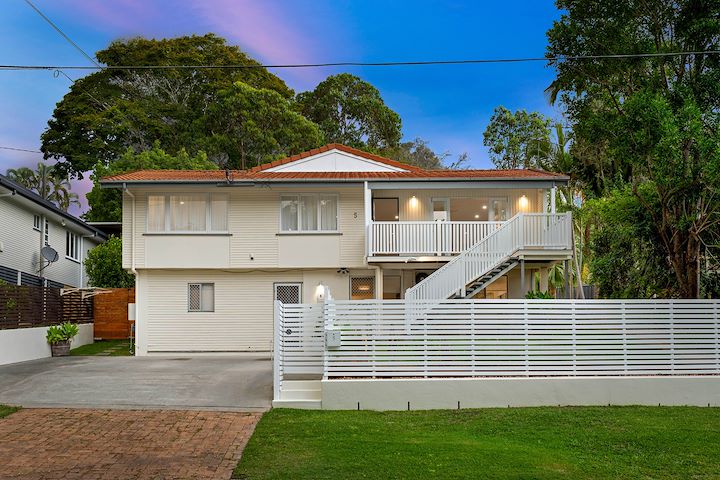 Sold by Amanda Becke 5 Nealdon Street, Holland Park QLD 