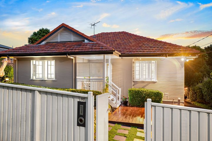 Sold by Amanda Becke 33 Nyleta Street, Coopers Plains QLD