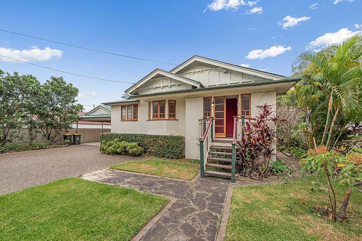 Sold by Amanda Becke 14 Abbotsleigh Street, Holland Park QLD