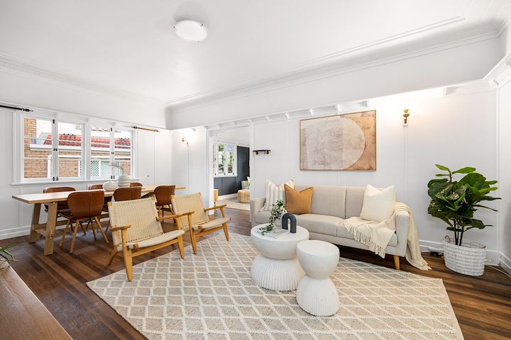 Sold by Amanda Becke 201 Abbotsleigh Street, Holland Park QLD