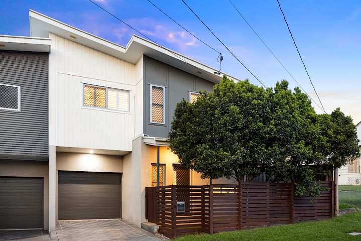 Sold by Amanda Becke 8 Embie Street, Holland Park West QLD