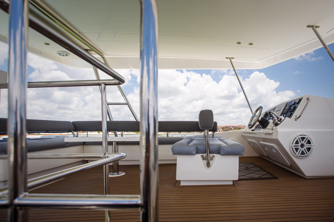 Leopard PowerCat 51' Kattu