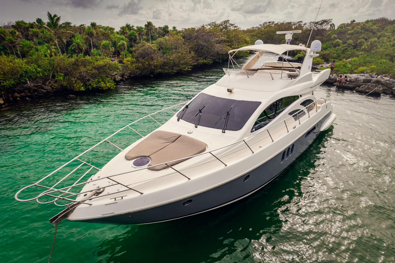 Yate Azimut 58' Belle