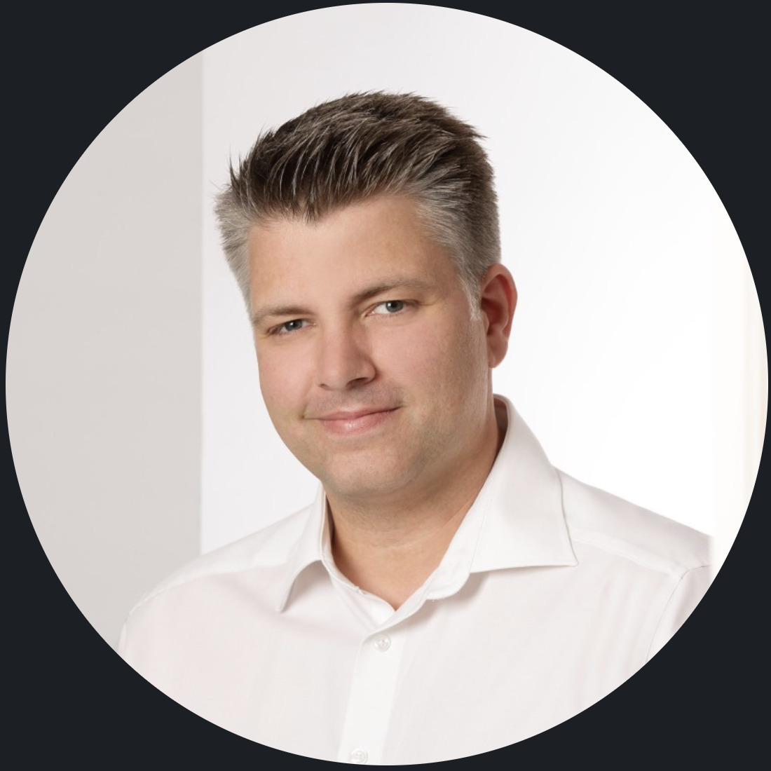 Dr. Raphael Püschel