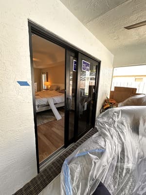 {{ custom_values.service_3 }} in {{custom_values.area_3})