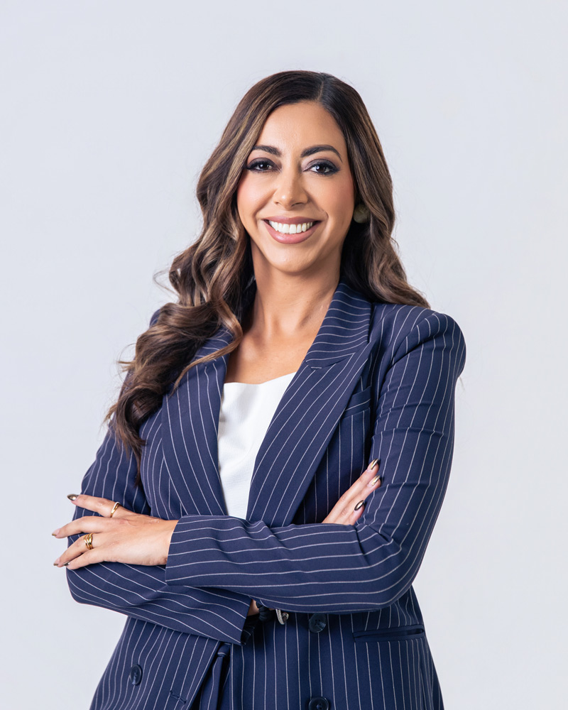 Abogada Claudia Galan sonriendo