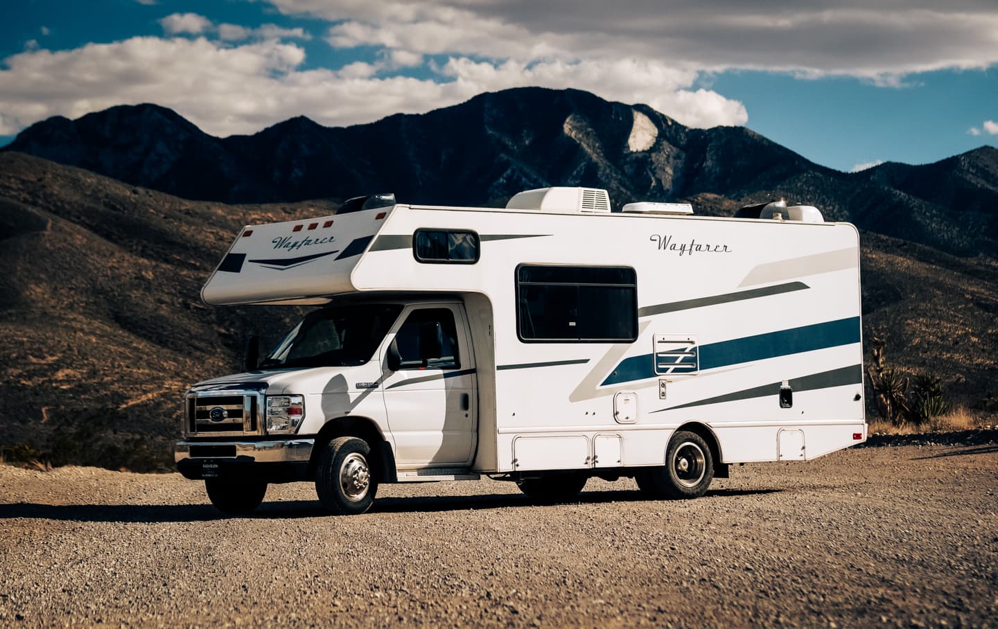 スタンダードクラスのキャンピングカー