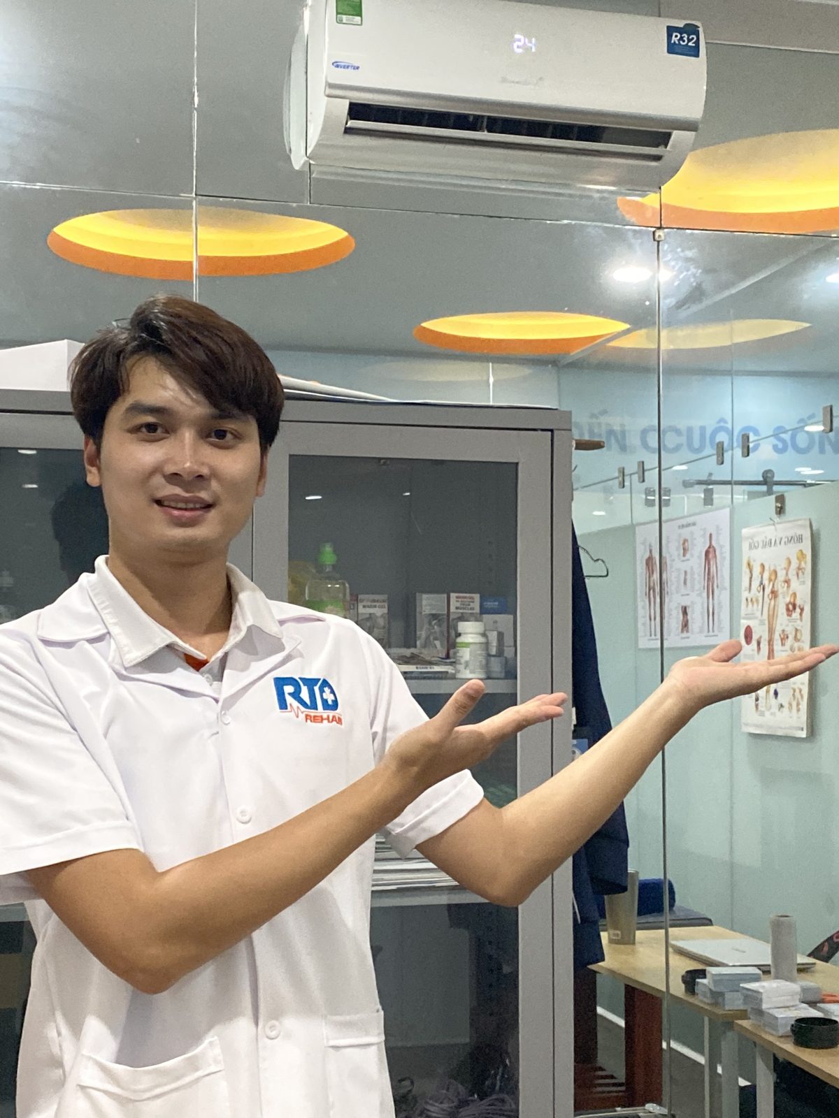 Bác sĩ Nguyễn Minh Tú tư vấn phục hồi