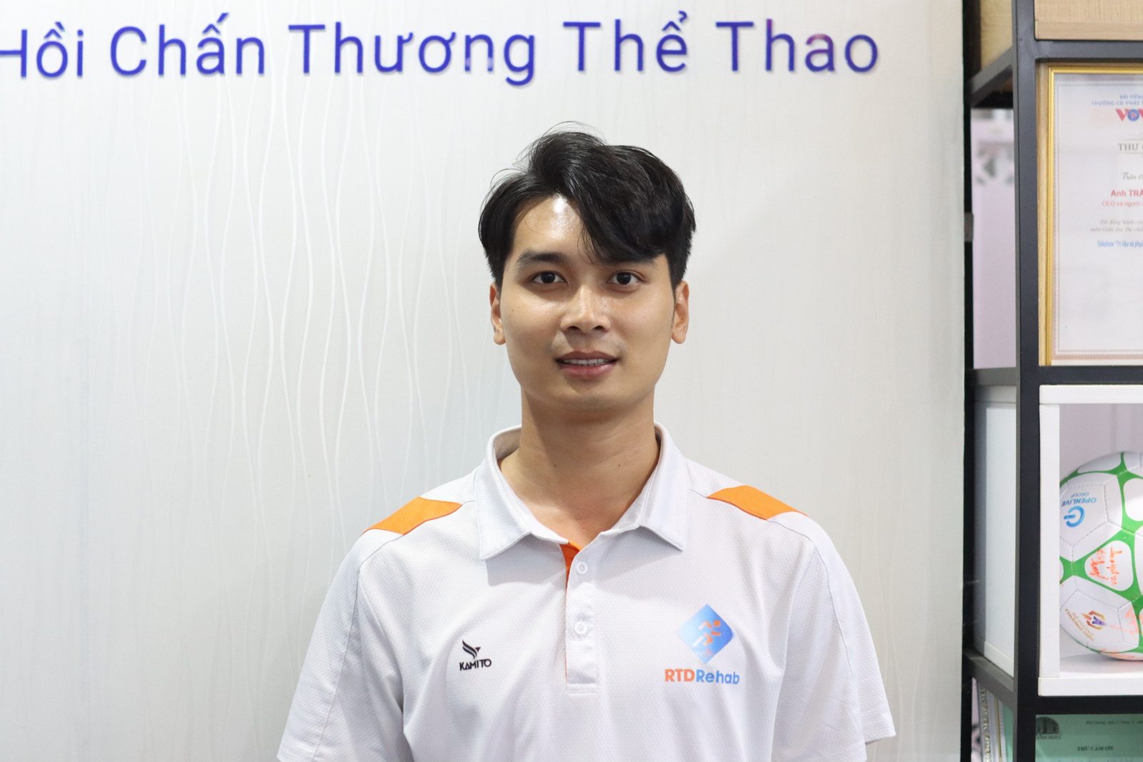 Bác sĩ Tú tư vấn quay lại thể thao sau mổ dây chằng