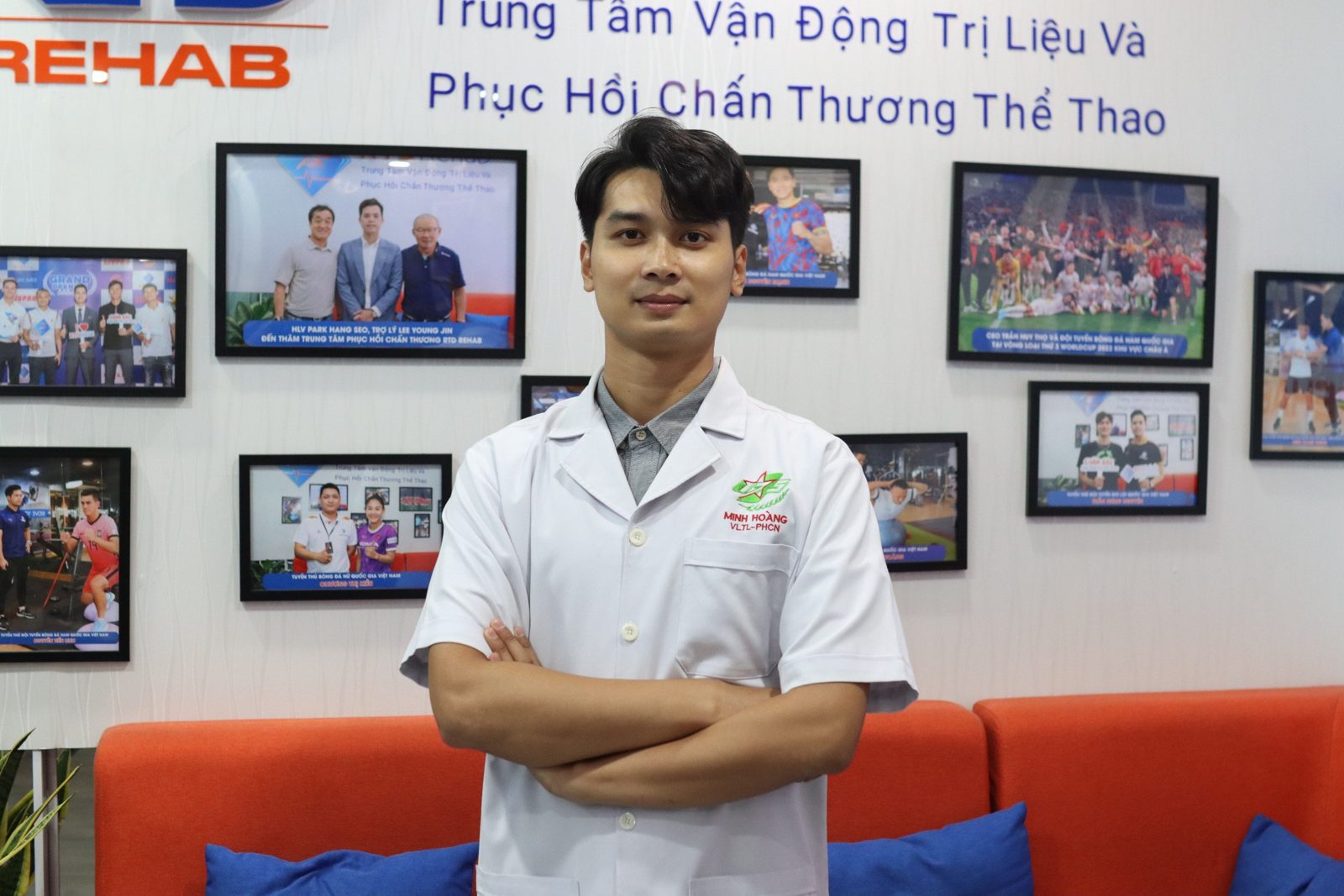 Bác sĩ Tú tại phòng tư vấn