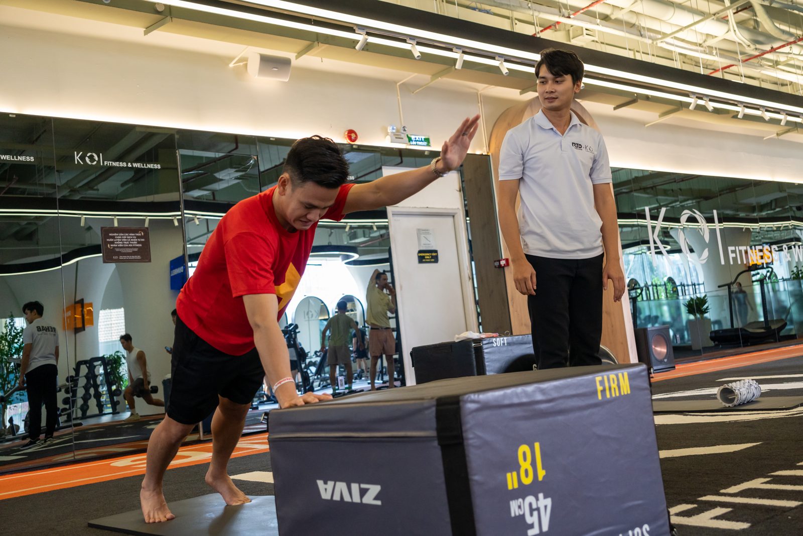 Bác sĩ Tú hướng dẫn bài tập phục hồi chức năng khớp gối