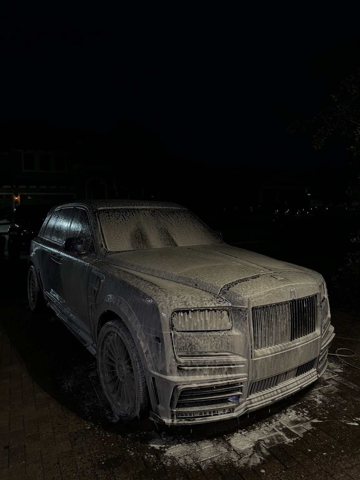 Exterior detailing service for a vehicle in St. Petersburg