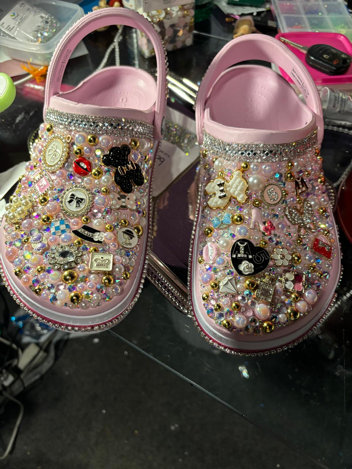 Pretty Little Extras Variation 1