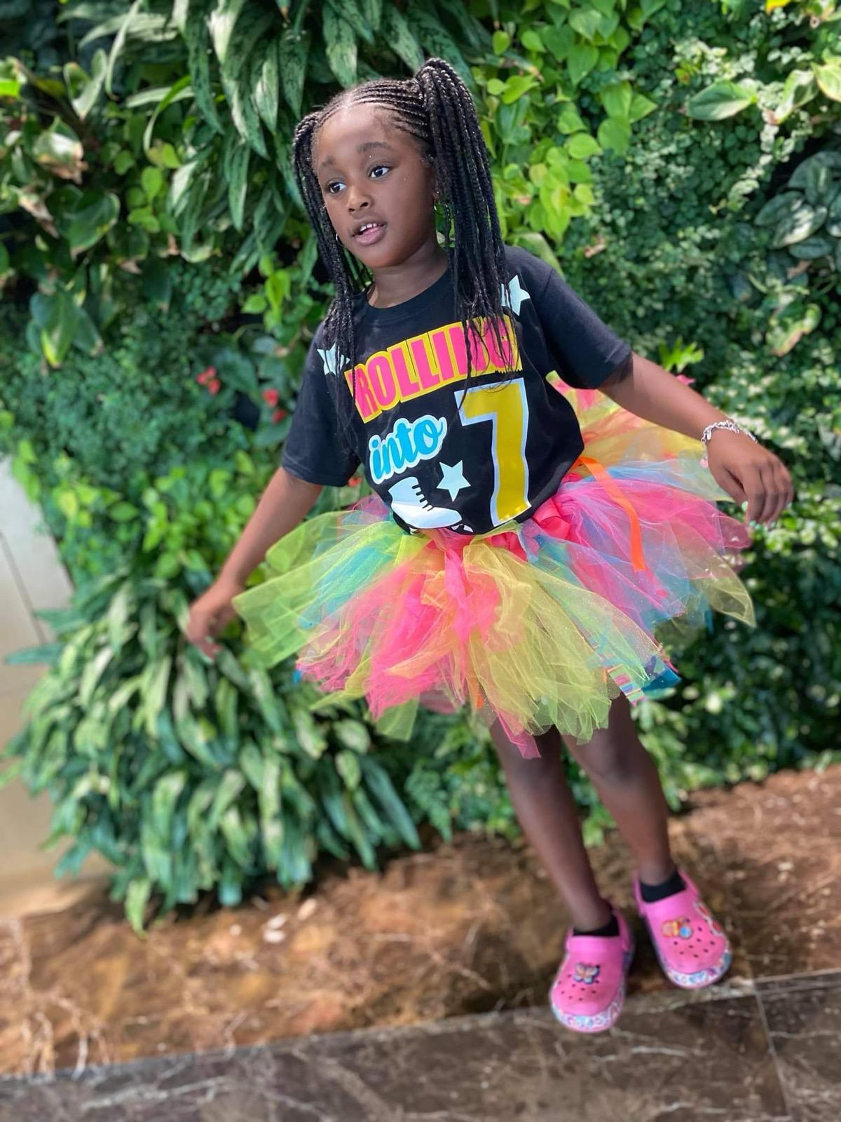 Pretty Little Extras Variation 7