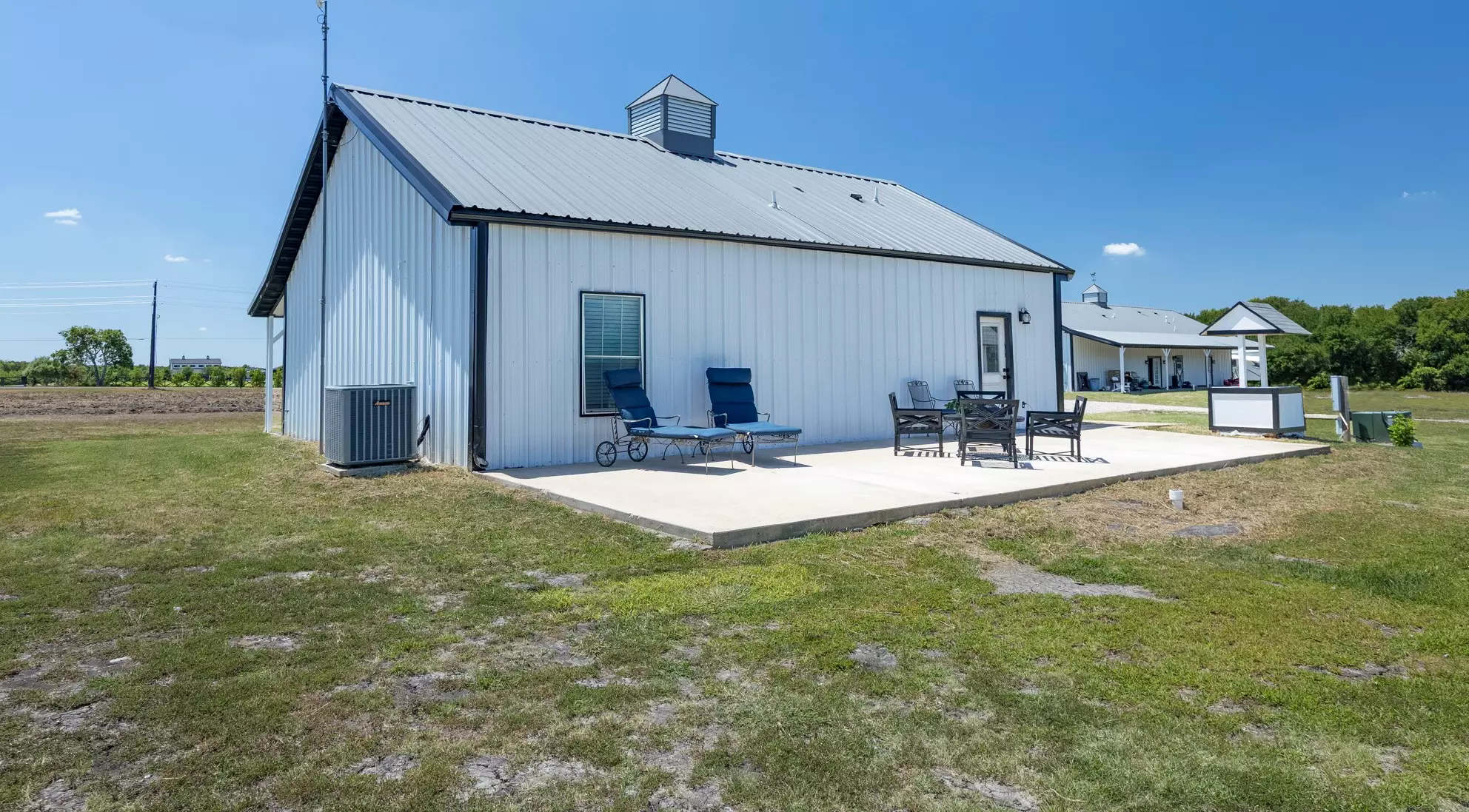 Luxury property — photo 3
