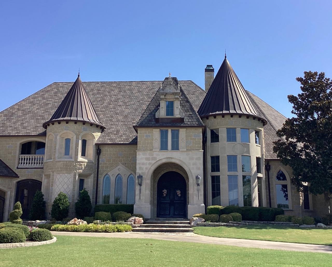 Luxury property — photo 1
