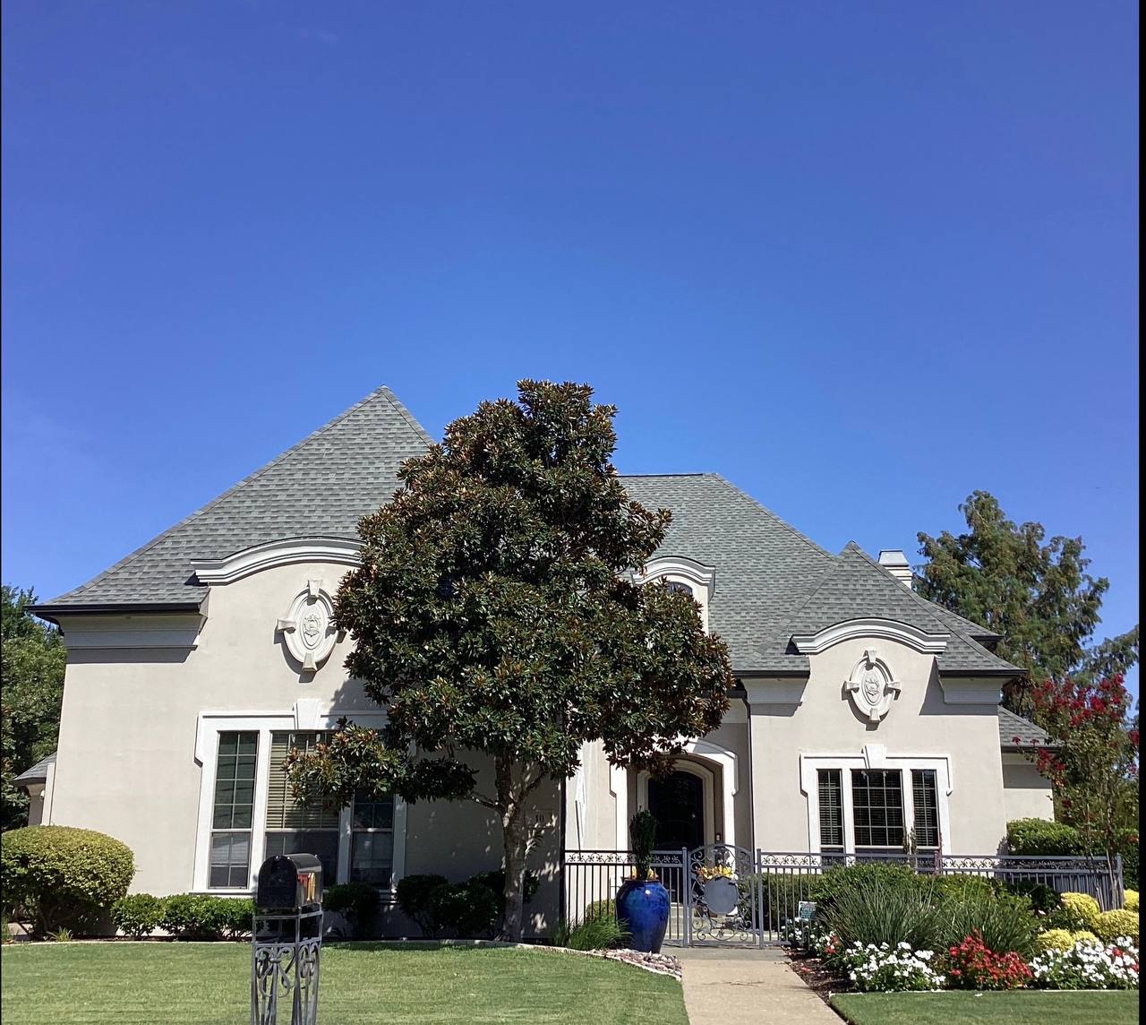 Luxury property — photo 1