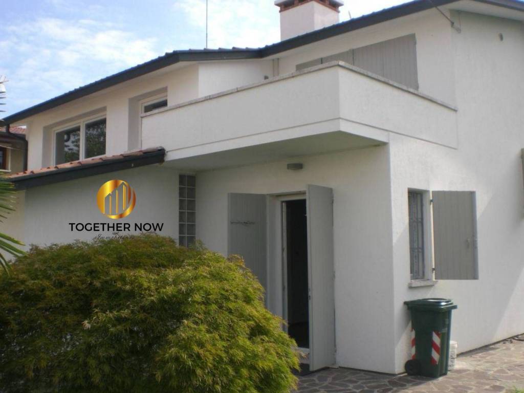 Vendita Villa Unifamiliare in Centro a Grisignano di Zocco — vista laterale
