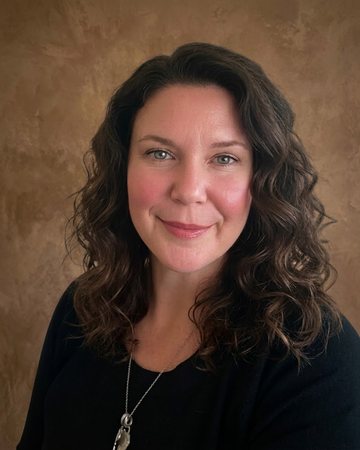 Dr. Nicole DeBroux